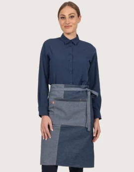 Grembiule in denim con inserti in eco pelle blu "Brian"